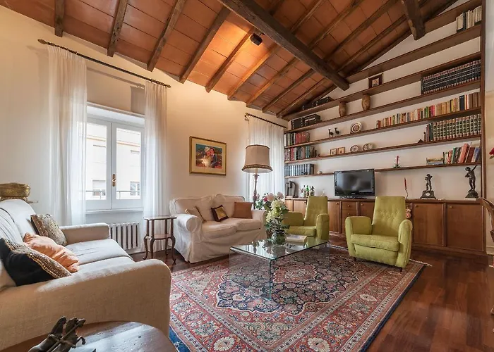 Quiet And Classic On Two Floors, By Trevi Fountain - Fromhometorome Apartman *