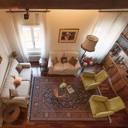 Quiet And Classic On Two Floors, By Trevi Fountain - Fromhometorome Appartement
